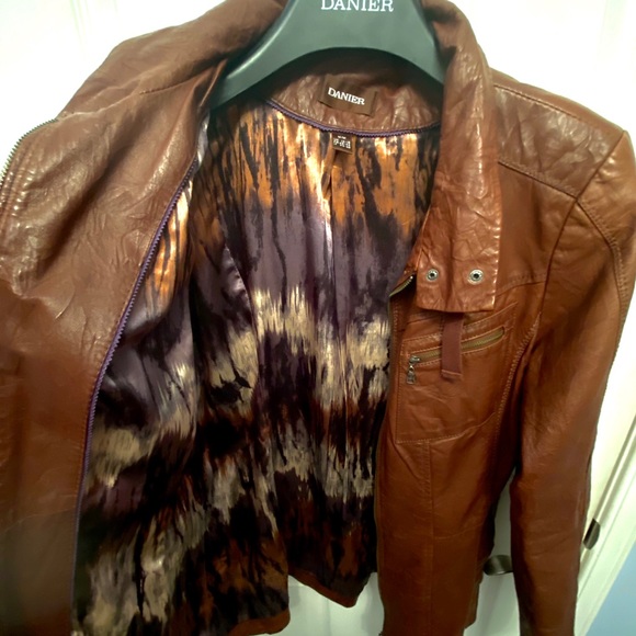 Danier Dark Brown Genuine Leather Jacket, Medium - Picture 2 of 7